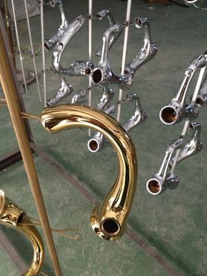 बहु-कार्यात्मक वैक्यूम कोटिंग मशीन धातु शीट, प्लास्टिक भाग और सिरेमिक उत्पाद कोटिंग के लिए