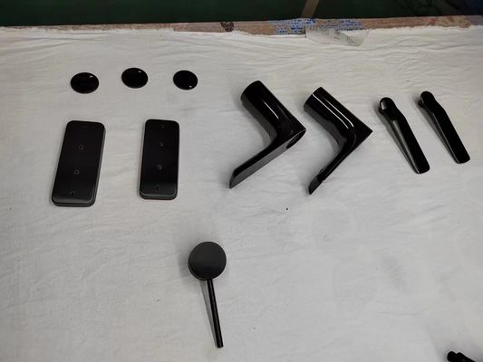 अनुकूलित पीवीडी वैक्यूम कोटिंग पेंट मशीन धातु औद्योगिक स्वचालन पेंटिंग लाइन कोटिंग मशीनरी