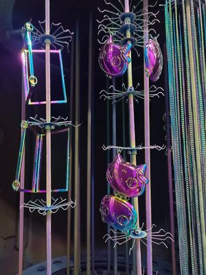 पर्यावरण के अनुकूल पीवीडी धातु कोटिंग मशीन उत्कृष्ट कोटिंग आसंजन छोटी पीवीडी वैक्यूम सजावटी कोटिंग मशीन