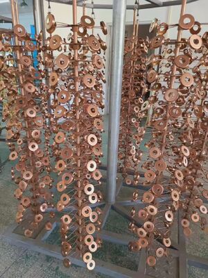 उच्च कठोरता घर्षण प्रतिरोधी कोटिंग और पूर्ण ऑटो नियंत्रण के साथ छोटा हार्डवेयर पीवीडी वैक्यूम कोटिंग मशीन