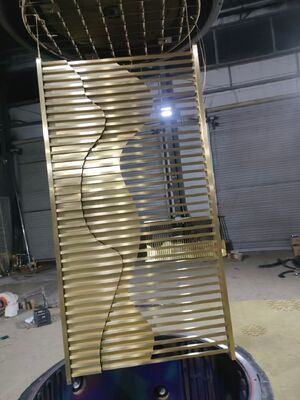 मजबूत आसंजन और लंबे समय तक चलने वाली सुरक्षात्मक फिल्म के साथ बड़े हार्डवेयर पीवीडी वैक्यूम कोटिंग मशीन