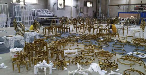 फिंगरप्रिंट विरोधी और संक्षारण प्रतिरोधी गुणों के साथ ब्रश सोने पीवीडी वैक्यूम कोटिंग कुर्सी सीमा