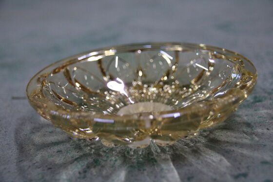 मल्टी सब्सट्रेट अनुप्रयोगों के लिए ऐक्रेलिक सजावट पीवीडी कोटिंग उपकरण के साथ दर्पण की तरह खत्म और पूर्ण ऑटो नियंत्रण